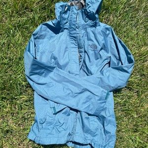the north face women’s windbreaker/raincoat
